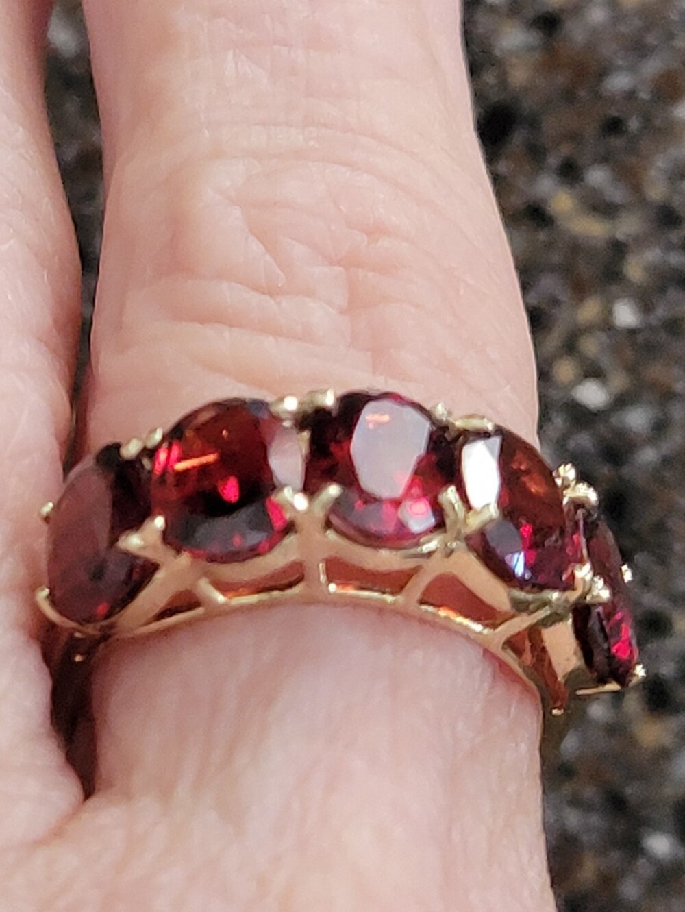 10k Gold Genuine Garnet 5 Stone Ring Deep Red Band Fine Jewelry Size 8.5